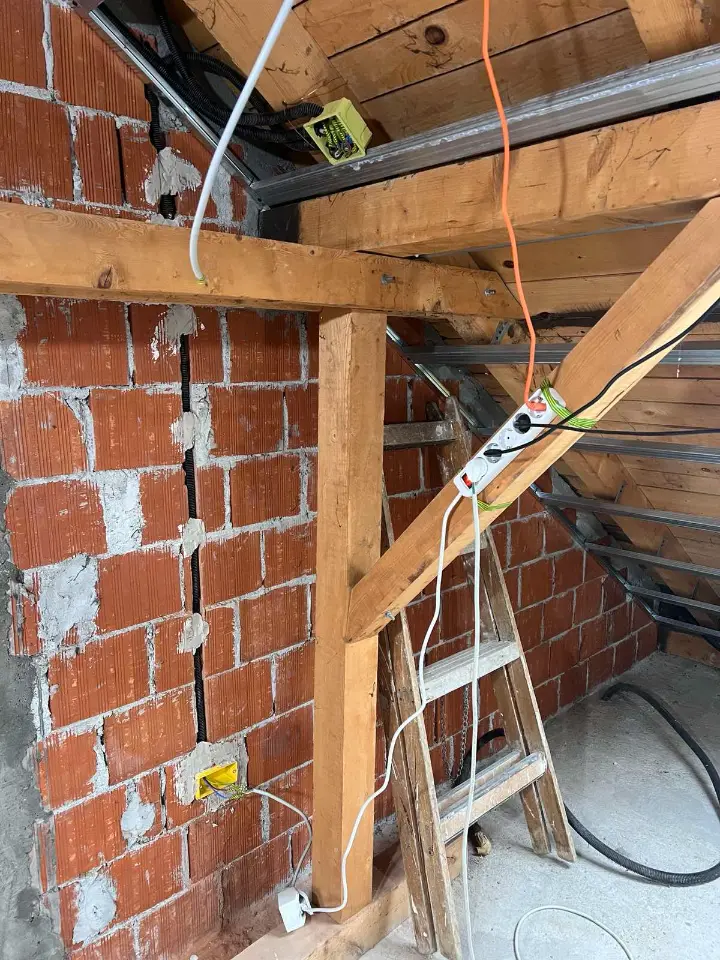 Izvlačenje nove elektroinstalacije u potkrovlju - 5
