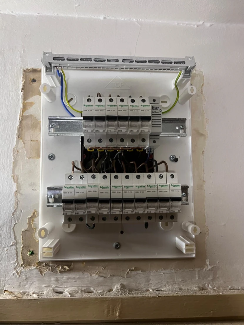 Elektro ormar sa automatskim prekidačima – zaštita elektroinstalacije od preopterećenja
